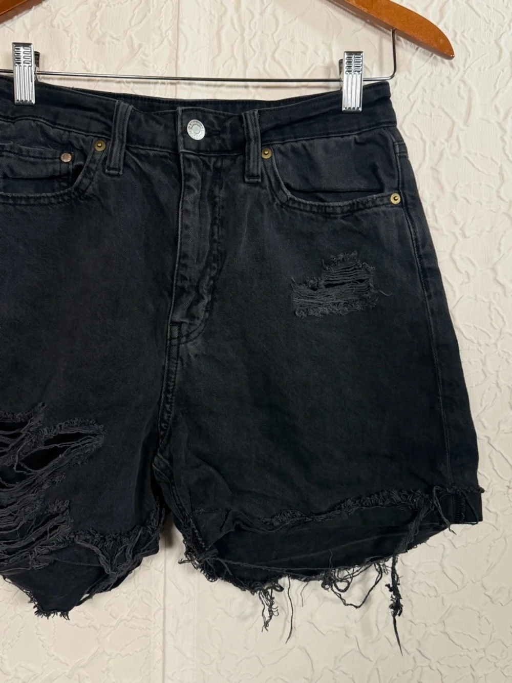 H&M Ultra High Waist Distressed Mom Jean Shorts Sz 6